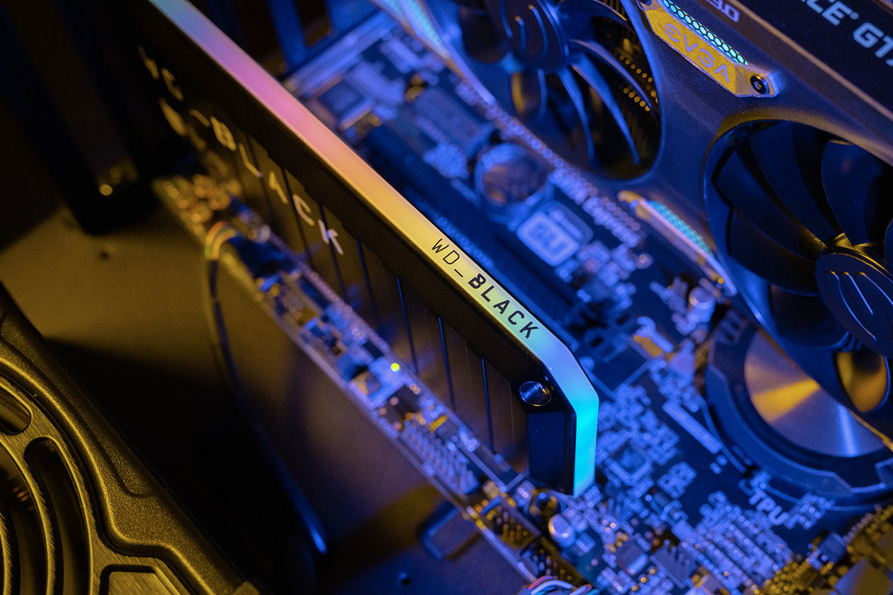 ▲ WD_BLACK AN1500 NVMe SSD 애드인카드가 장착된 시스템