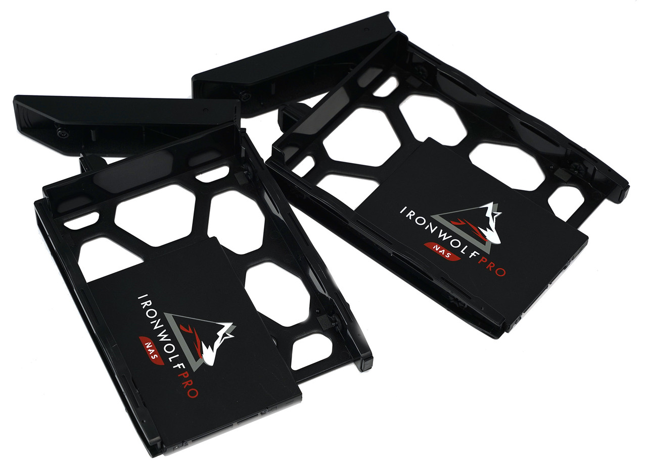 ▲ 시놀로지 DS720+에 씨게이트 아이언울프 프로 125 SSD 4TB 두 개를 장착한 뒤 간단하게 성능을 확인해볼 예정이다.