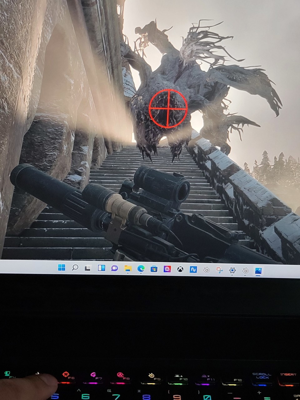 ▲ 화면 중앙에 크로스헤어도 띄워둘 수 있다.