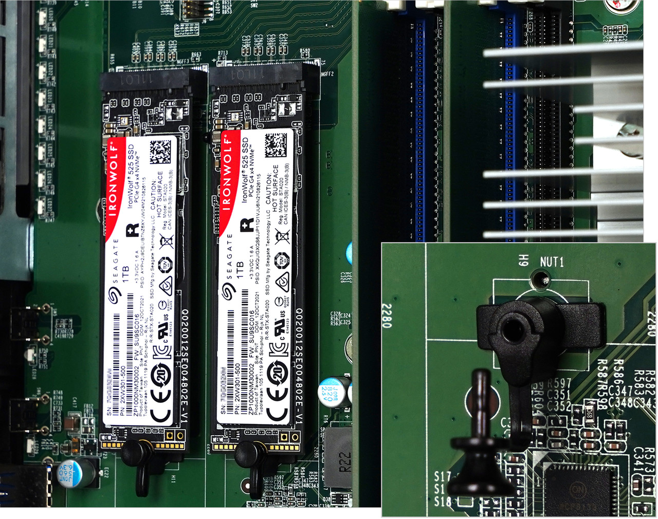 ▲ 내부에 M.2 SSD를 두 개 장착할 수 있다. 무나사 방식으로 장착할 수 있어 편하다. 쿨러로 NVMe SSD의 발열도 식힐 수 있다.