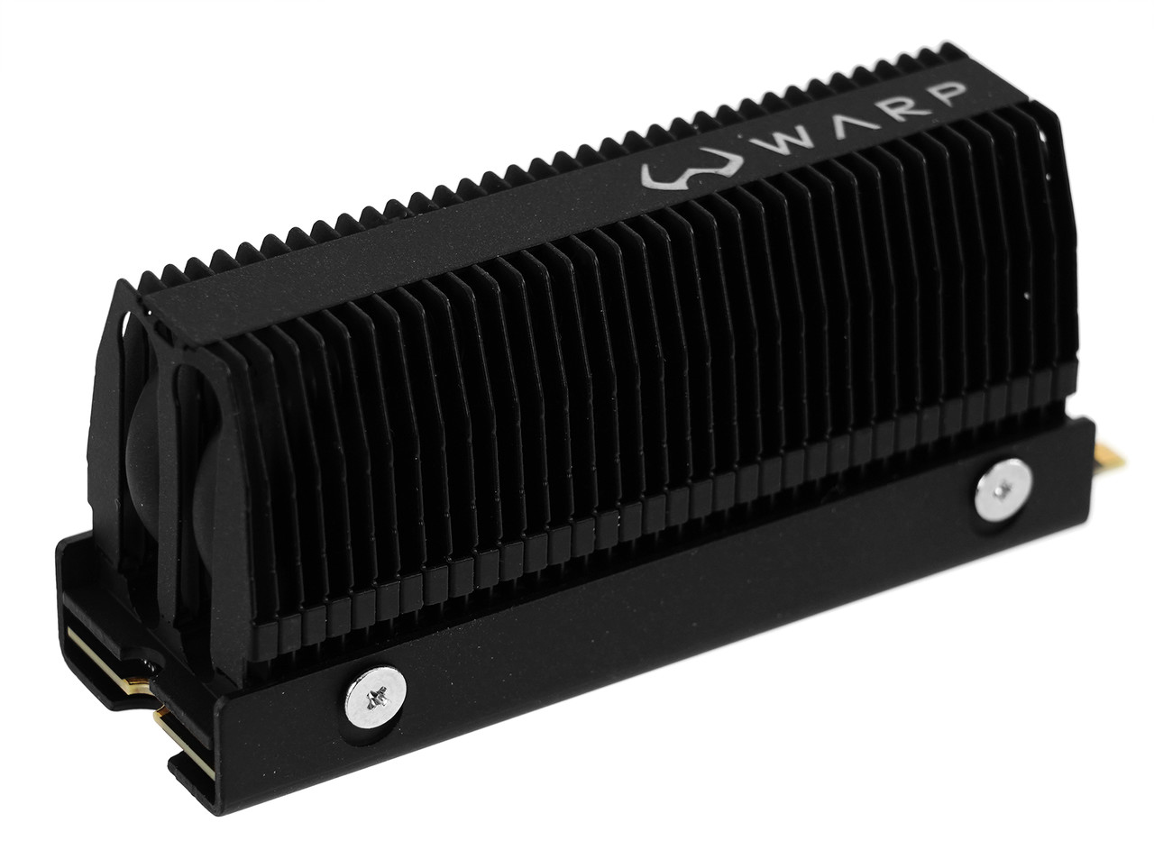 ▲ 워프 실드 S(위쪽)와 워프 실드 H(아래쪽)에 M.2 NVMe SSD 장착한 모습