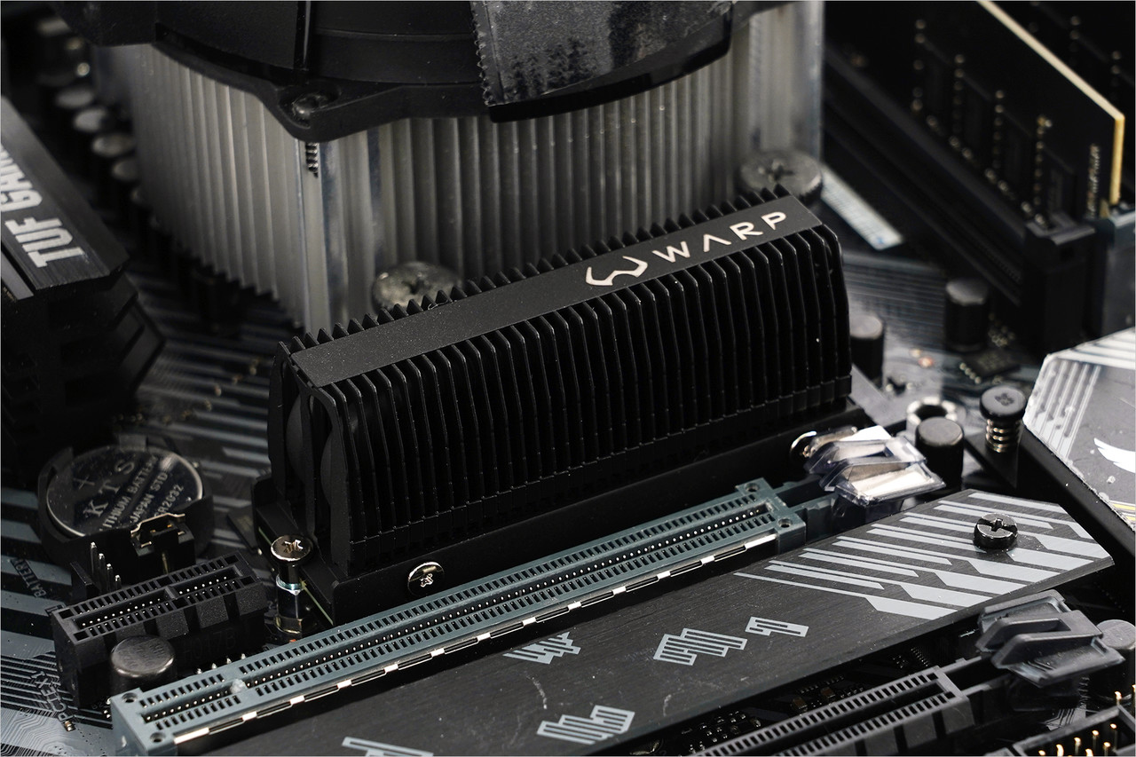 ▲ 메인보드에 장착된 워프 실드 S(위쪽)와 워프 실드 H(아래쪽) 모습