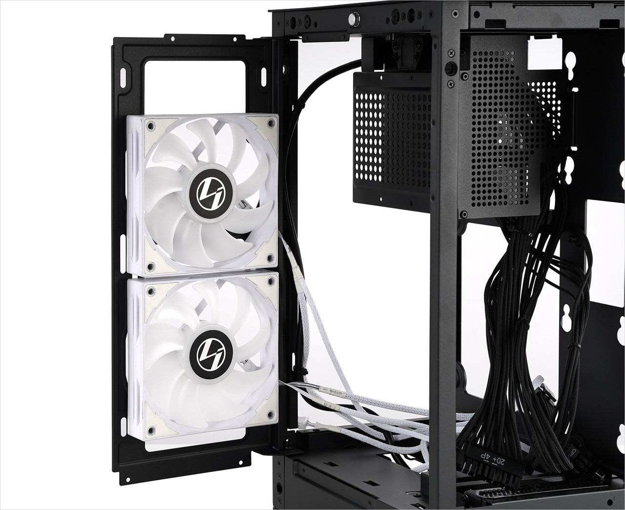 ▲ 힌지 도어에 120mm 쿨링 팬 2개 장착한 모습