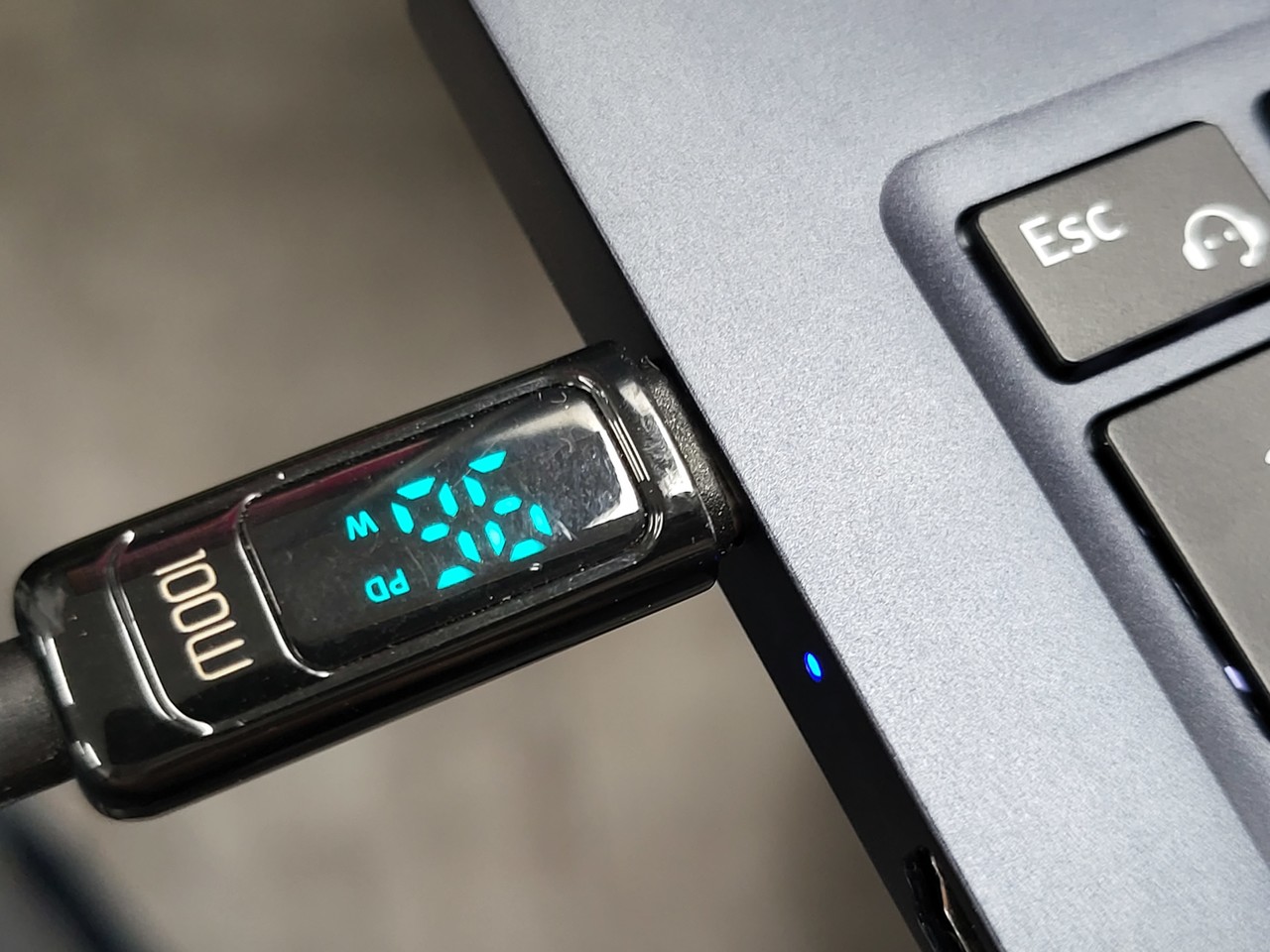 ▲ PD 충전이 지원된다.