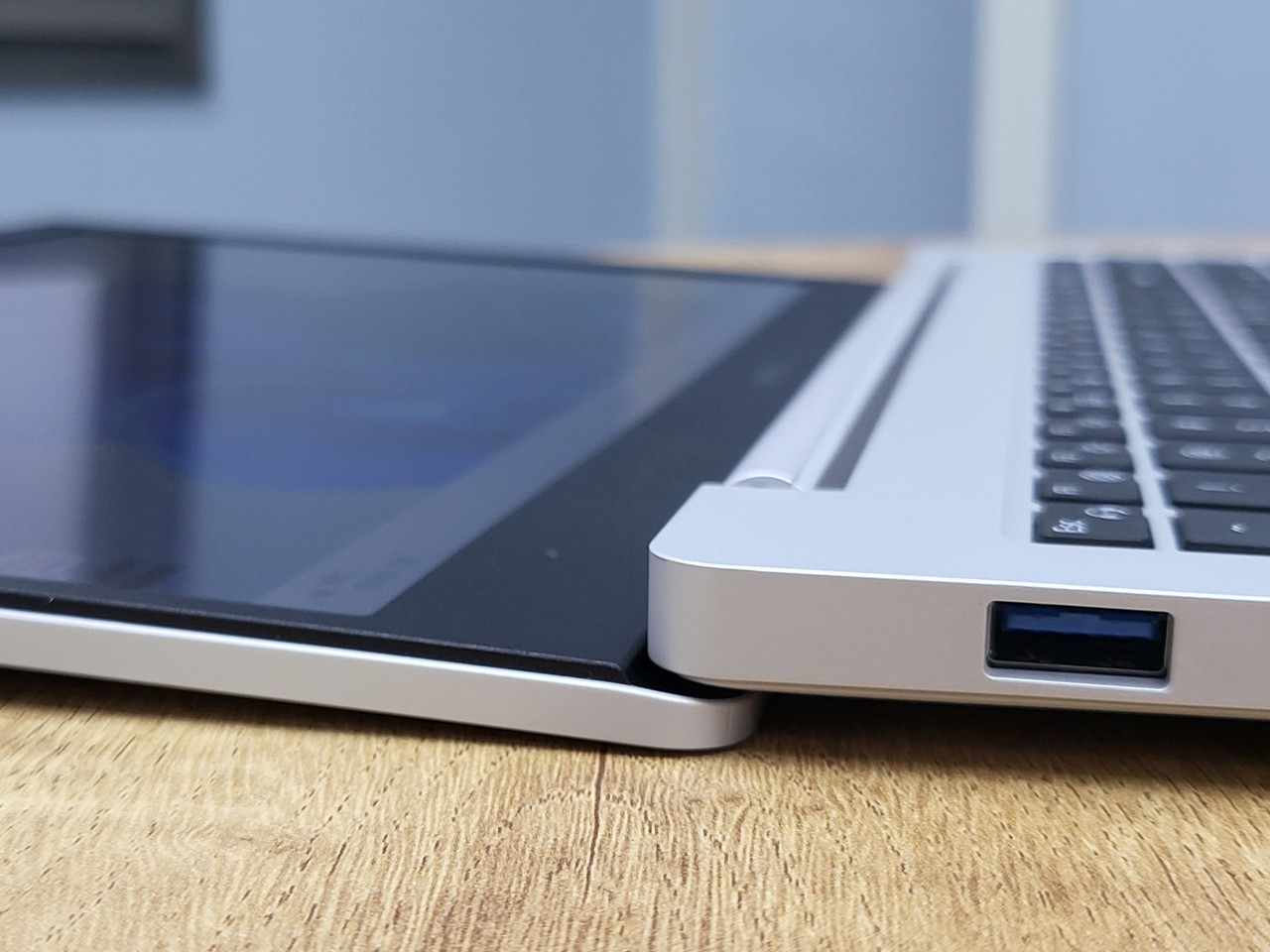 ▲ 180도로 펼칠 수도 있다.