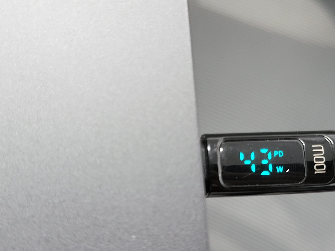 ▲ 이번에는 PD 충전 방식이다.