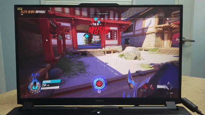 ▲ 360Hz 주사율. 60Hz 주사율보다 선명하다. 화면 전환 시에도 선명한 화면을 볼 수 있다.